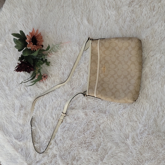 Coach Handbags - Coach Leather Signature File Crossbody Purse Bag Classic Tan Gold